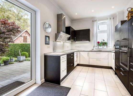 Küchenbereich mit direktem Terrassenzugang