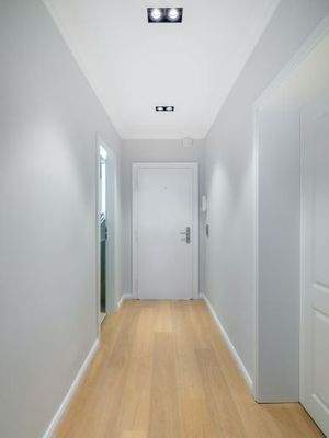 Der Flur (mit Downlights)