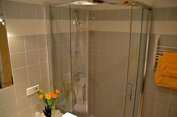 Badezimmer-Dusche