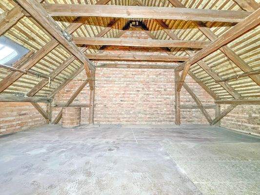 unausgebauter Dachboden 