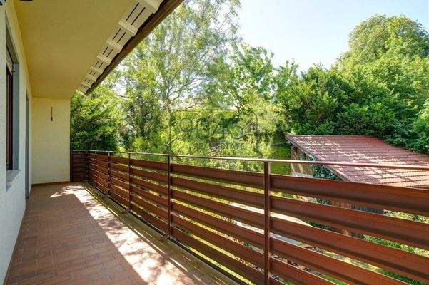 Familienfreundliches Einfamilienhaus mit Garten und Garage in Reichertsheim