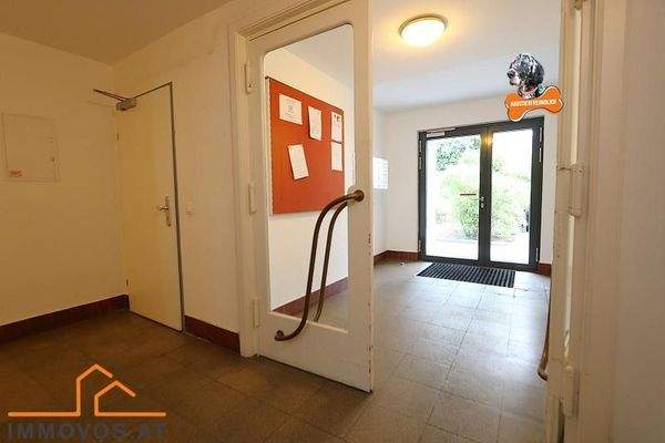 Entree des Geb&#228;udes