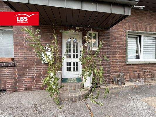 Seitlicher Hauseingang