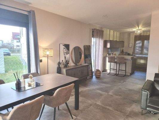 Blick zur offenen Küche