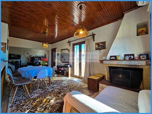 bee3035a22224f90a526e5ca85a37ec4-original