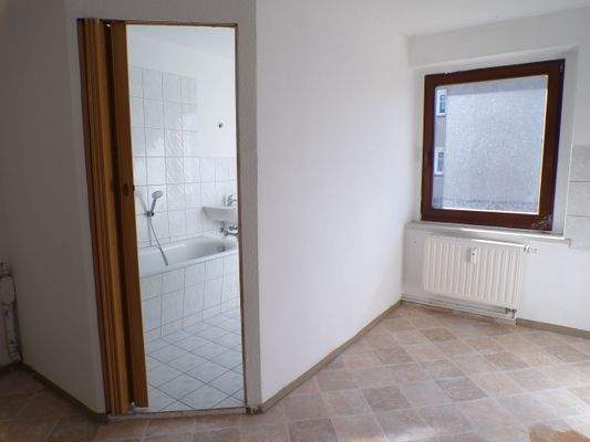 3 Zugang zum Bad.JPG