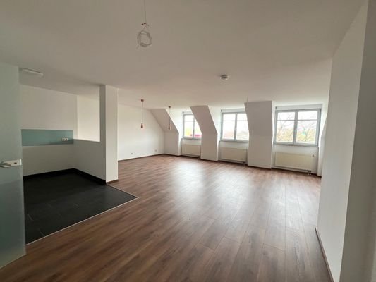 Wohnzimmer mit Küche