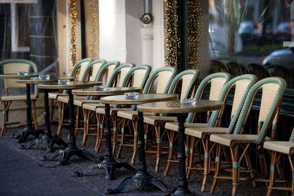 Kantstraße_Tisch_1428