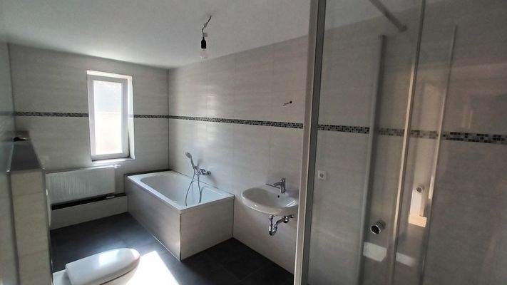 Whg. 1. OG Badezimmer