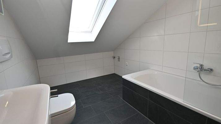 Nagelneues Tageslichtbad...