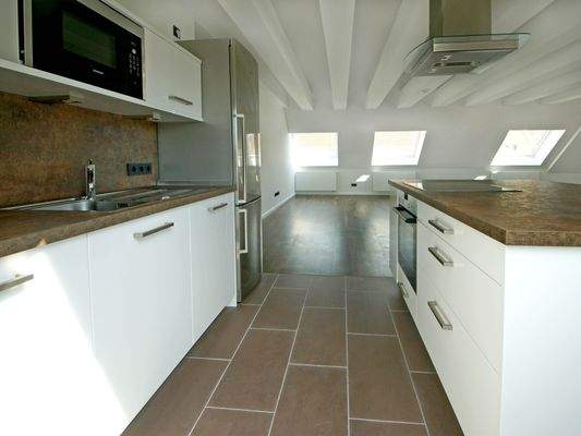 Küche mit hochwertigen Siemens-Geräten