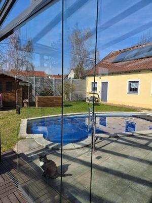 Blick auf das Nebengebäude