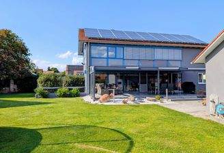 Hausansicht Süd mit Garten