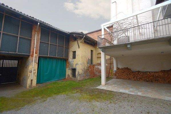 elegantes Haus im Zentrum von Canale –  Piemont