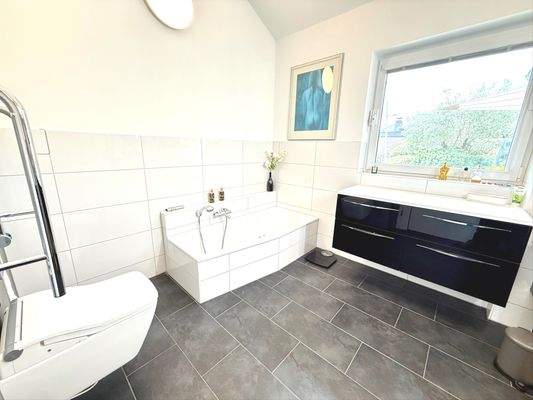 Badezimmer Ansicht 2