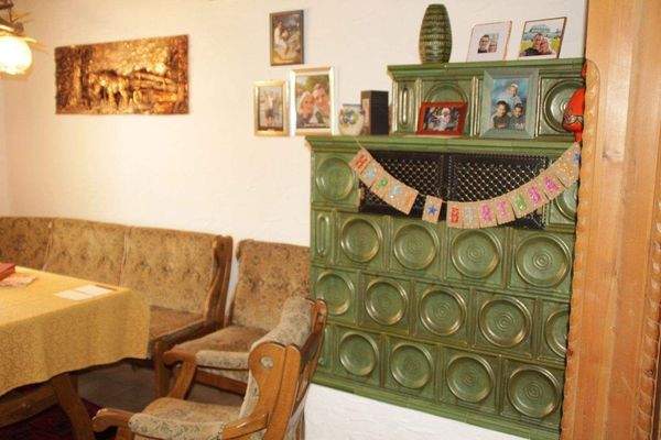 Kachelofen in Essdiele