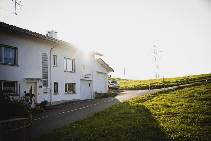 Doppelhaushälfte mit Einliegerwohnung & Garten in