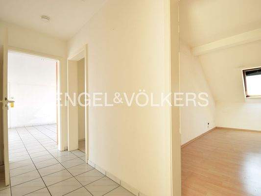 Flurbereich mit Blick in das Schlafzimmer