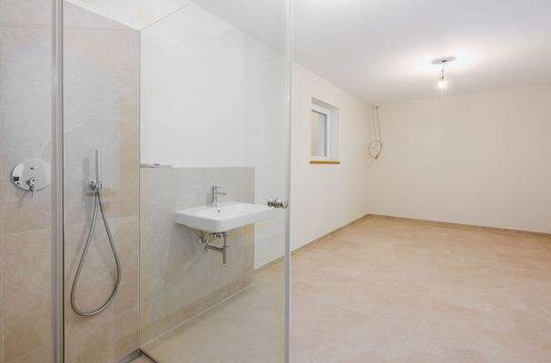 RAUM 1 / DUSCHE / WELLNESS - UG -