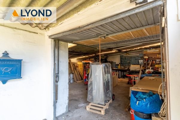 LYD 3711 - 17 Garage