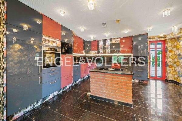 Küche mit Kochinsel