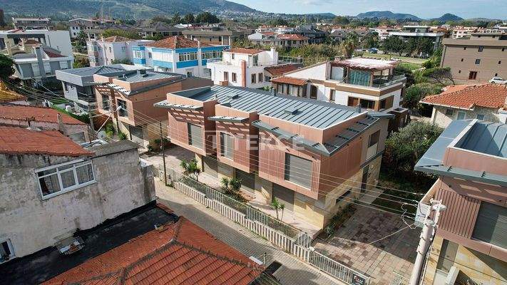 Seaview Villas with Private Gardens in İzmir Güzelbahçe