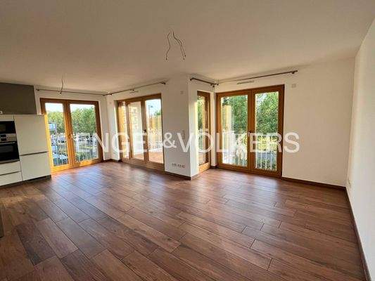 Sonniger Wohn- und Essbereich