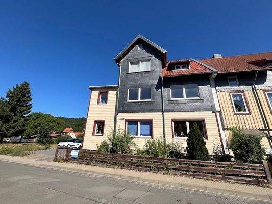 004020156800_302_350_02102025030243846