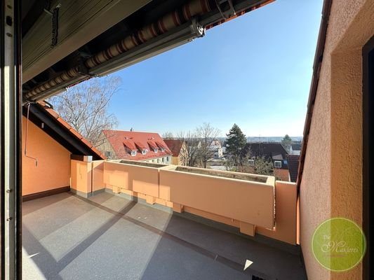 ... Zugang auf Ihre erste Süd- Terrasse/ Balkon