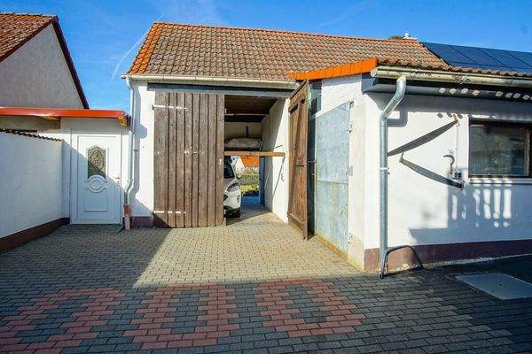 Werkstatt und Scheune