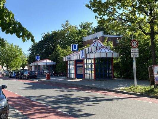 U-Bahn direkt vor dem Haus