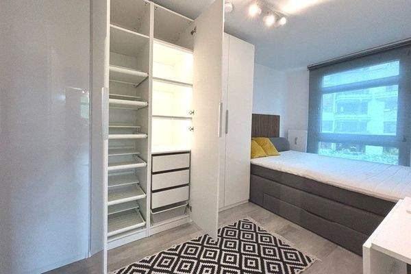 Schlafzimmer mit Einbauschrank