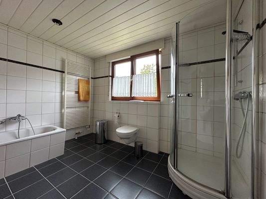 Badezimmer im Dachgeschoss