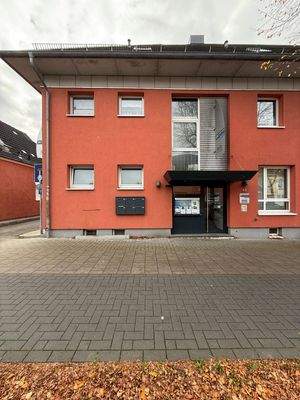 52_ Straßenseite.jpg