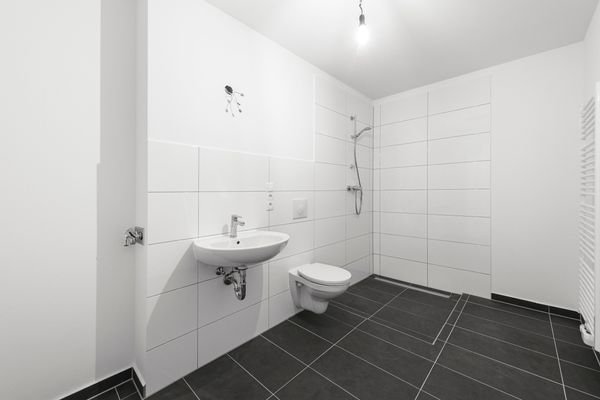 Duschbadezimmer mit Walk-in-Dusche