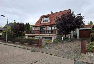 Vorderansicht von rechts