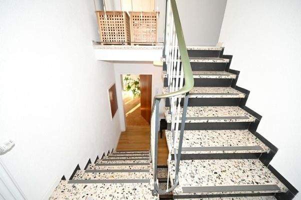 Treppenhaus EG in OG