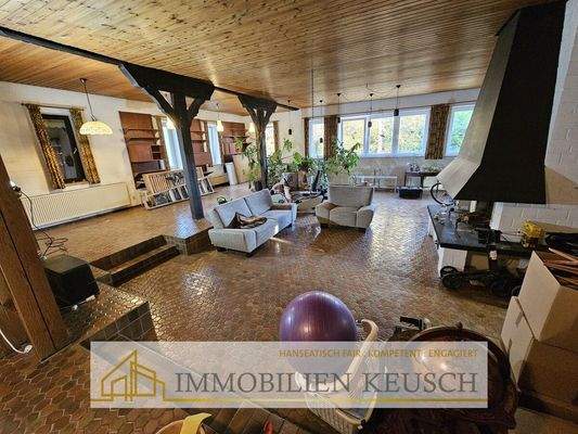 Wohn-Esszimmer mit Kamin EG