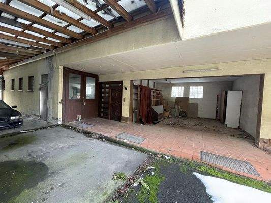 Zugang Werkhalle sowie DG-Wohnung