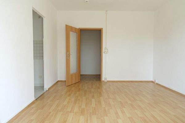 Wohnzimmer Blick Flur und Küche