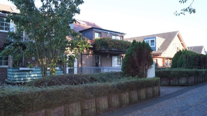 Moderne 3-Zimmer-Wohnung mit Terrasse und Garage in gehobener Ruhiglage Frachen-Buschbell