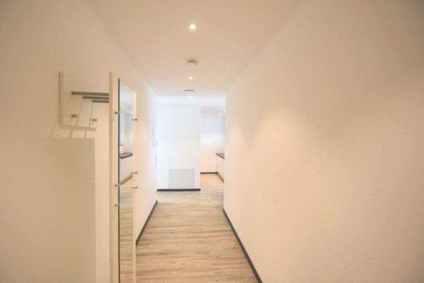 Eingangsbereich Flur.jpg