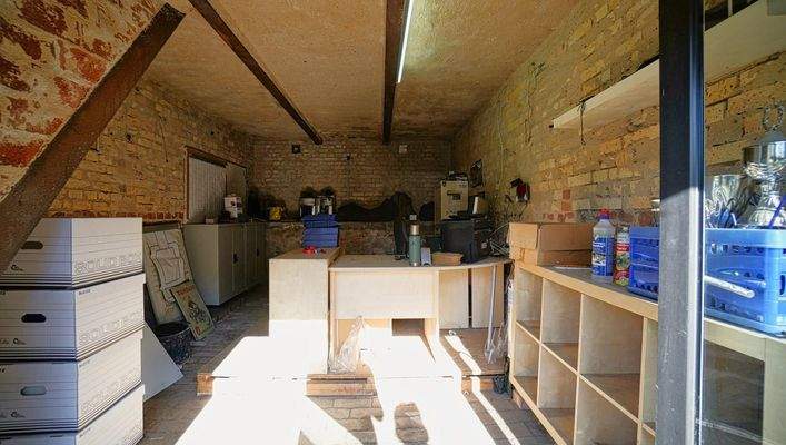 Seitengebäude, EG Büro