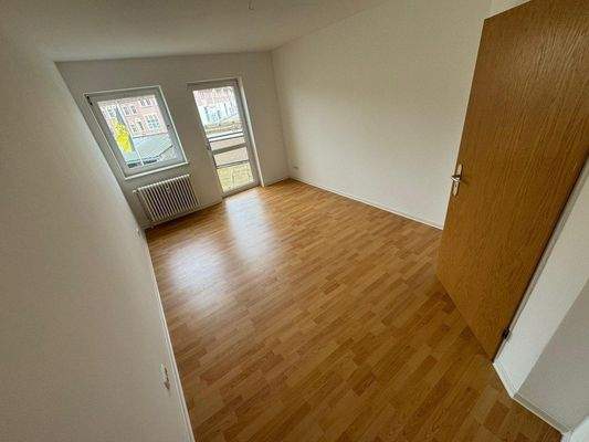 Leeres Zimmer mit Holzboden