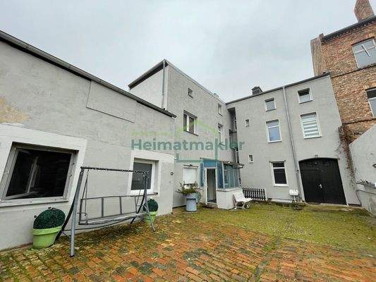 Ansicht Hof mit Anbau