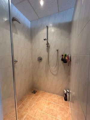 S 5 Dusche.jpg