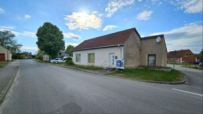 straßenseitige Ansicht