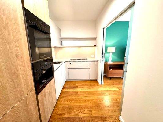 Küche, vom Wohnzimmer abgehend