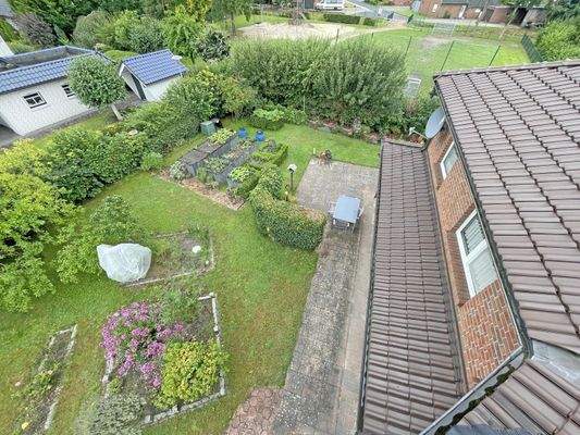 Turmausblick Terrasse mit Garten