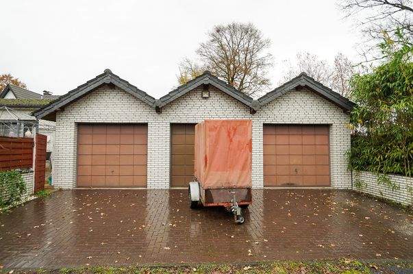 Dreifachgarage